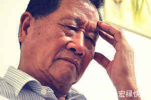 腦溢血|再次提醒高血壓人群：桌上4物依舊不斷往嘴送，吃降壓藥或也沒用