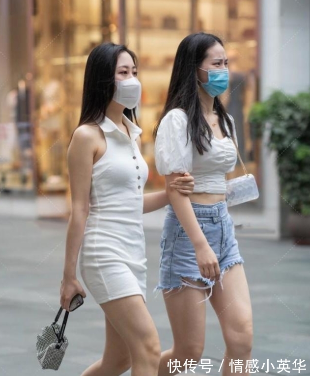 穿搭 街头姐妹花的穿搭。哪个更胜一筹呢