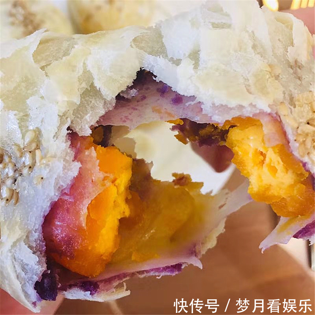 紫薯|想吃蛋黄酥不用出去买，教你在家做，简单易学，咬一口满嘴香