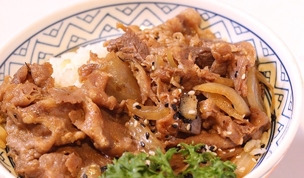 维生素e|50岁后容易长老年斑,4种食物经常吃,预防色素堆积,脸部更白净