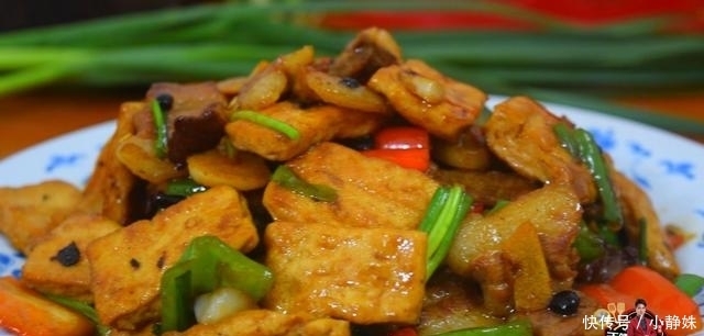 五花肉炒豆腐最好吃的做法,简单美味又下饭,看看你喜欢吃不?