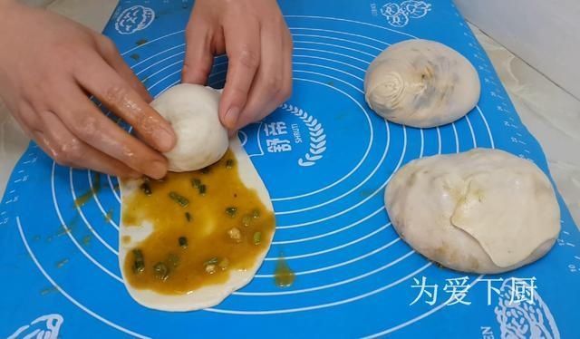 以后葱花饼别再买了,加2勺麻酱,不烫面不发面,比鸡蛋饼都好吃