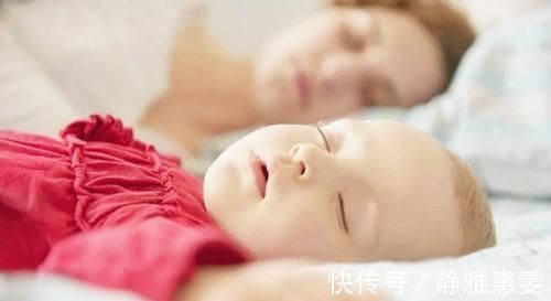 喷鼻剂|宝宝鼻孔都被鼻屎堵住,吃奶没法呼吸,医生告诉妈妈正确方法