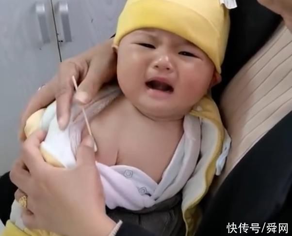 美国佐治亚大学|宝宝第一次打针，上一秒笑嘻嘻，下一秒直接哭出来，这也太可爱了