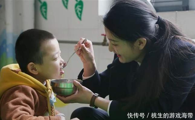 餐具|宝宝不好好吃饭,那是因为父母没有用对方法,以下4点必须要了解