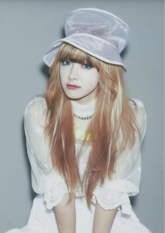 宋茜时隔八年居然染发了 网友 仿佛又回到了fx的victoria时期