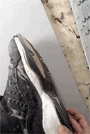 |搞笑GIF:昨天领女友回家吃饭,只顾着看她了,全家人大气都不敢喘一下