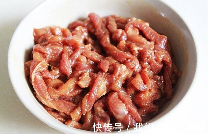 腌制|不管炒什么肉，这样腌制，炒出来的肉滑嫩不粘锅，超好吃！
