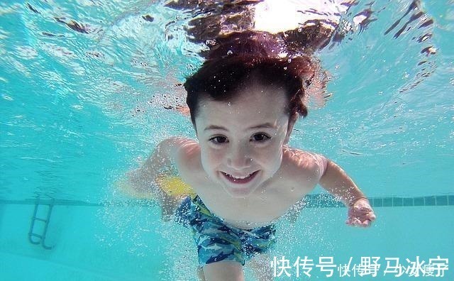 孩子|并非危言耸听!6岁女童游泳后皮肤大片脱落,诊断结果吓瘫家长
