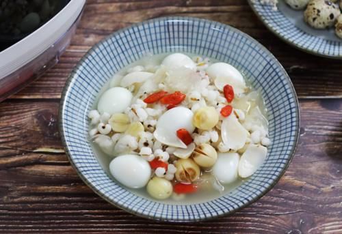  冬天，家人记得多喝这汤，简单煮一煮，湿气没了，脸色更红润