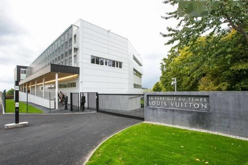 太朋克了!路易威登LV"蛇+骷髅"腕表曝光,发售定价332万!