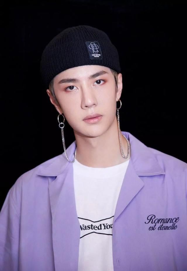 肖战 亚太地区最帅100人公布,肖战实力登顶,王一博排名有点意外