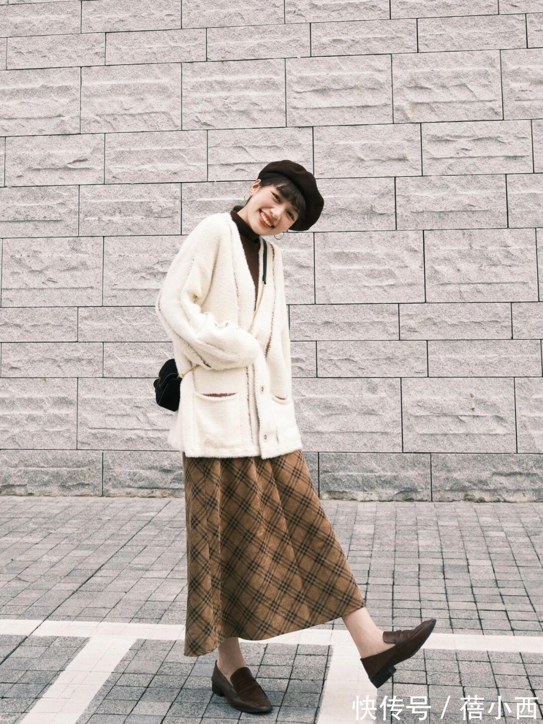 毛绒绒外套 入冬来一件“毛绒绒外套”吧,得体大方又舒适,适合普通人借鉴