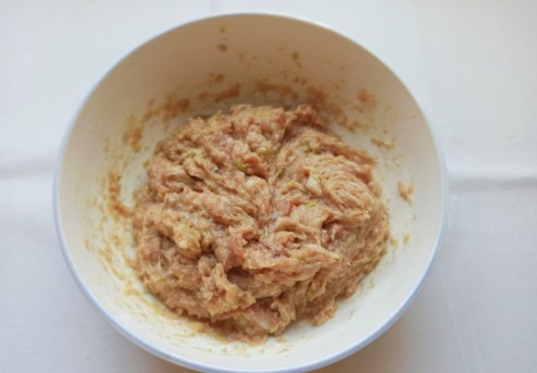 口感|跟大厨学一道蛋卷的做法,三两下搞定,口感鲜香味道好