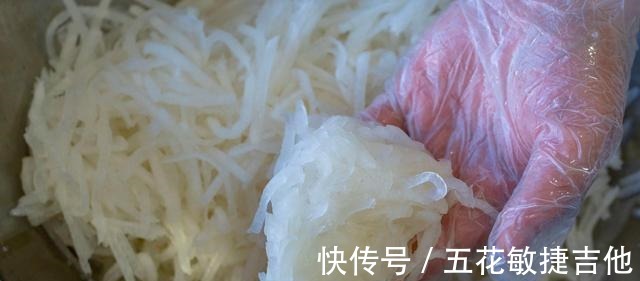 冬天多吃白萝卜，教你最好吃的做法，外焦里嫩又鲜香，上桌就光盘！
