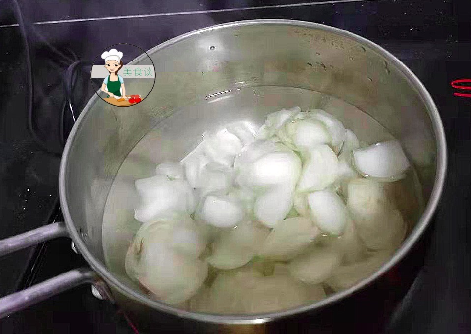 入秋后，记得多吃“一白一绿”，不放肉炒也很鲜香，秋天吃特养人