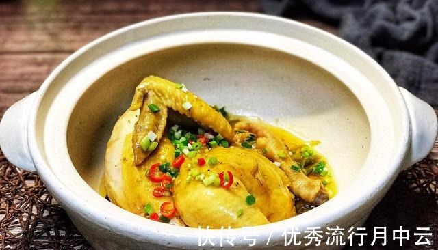 小葱|不加一滴水的葱油焖鸡,做法简单,吃一口就停不下来!