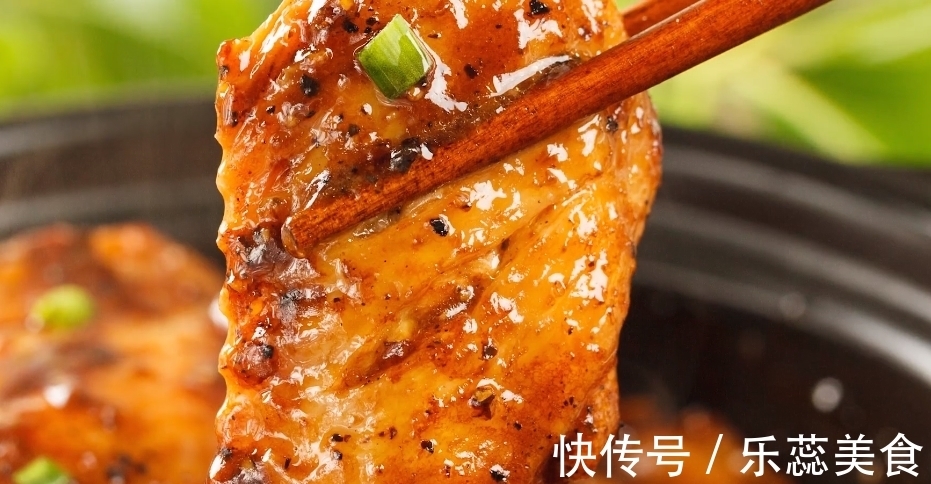 鲜香|2分钟学会鸡翅新做法,不蒸不煮不油炸,鲜香又软嫩,做法超简单