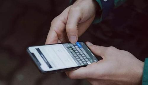 破头|爸爸姓滚,喜迎双胞胎,却为起名想破头,爷爷随口一说全家点赞