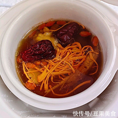 冬季养生滋补汤→党参虫草花鸡汤