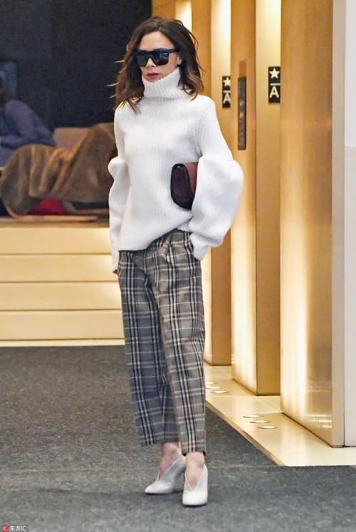 2021年开春，你穿毛衣+阔腿裤的样子，真的时髦炸了！