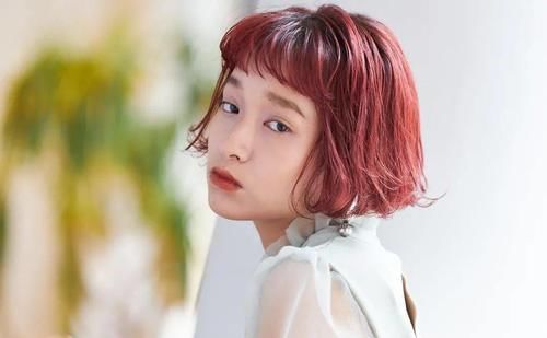 奶茶米棕or鲜艳橙红，给春天点颜色看看