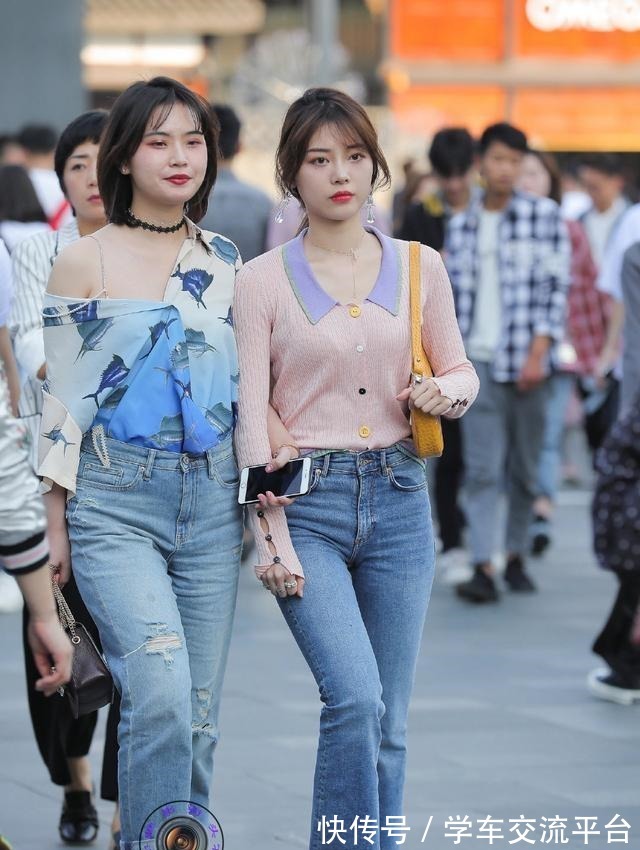 外套 蓝色打底裤搭配白色上衣,高贵大方,打造气质很好的人!