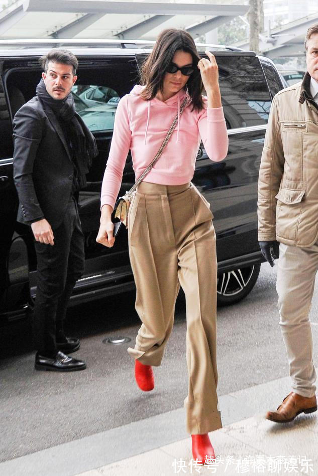 搭配 你的小白鞋该换了,今年流行这5种鞋,舒适百搭,时髦精都爱了