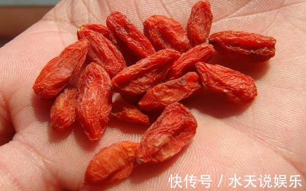 睡眠质量|晚上吃枸杞,胜过人参汤,2个方法发挥枸杞最大功效,望周知