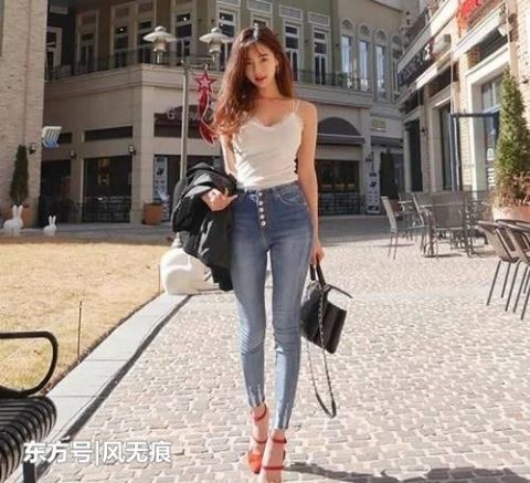 美腿|紧身牛仔裤小姐姐,曲线完美美腿纤细修长,身材吸睛无数!