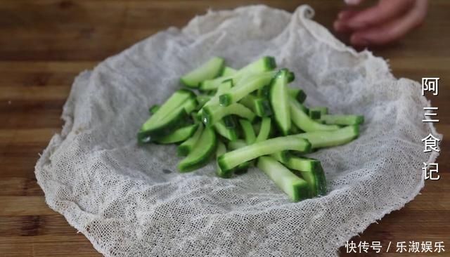 萝卜干的秘制做法，只需这2步，做出来香辣又脆嫩，开胃又解馋