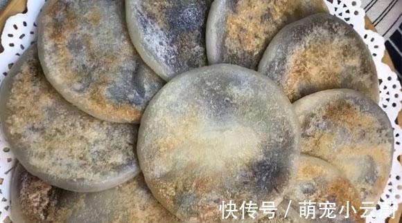 最近我家没少吃它，包一物按成饼，煎一煎出锅，外皮筋道馅香甜，美味
