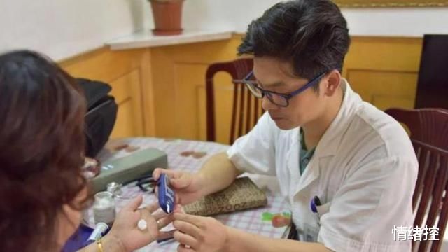 血糖新标准已公布,不再是3.9-6.1,不妨对照一下,并尝试多喝1茶