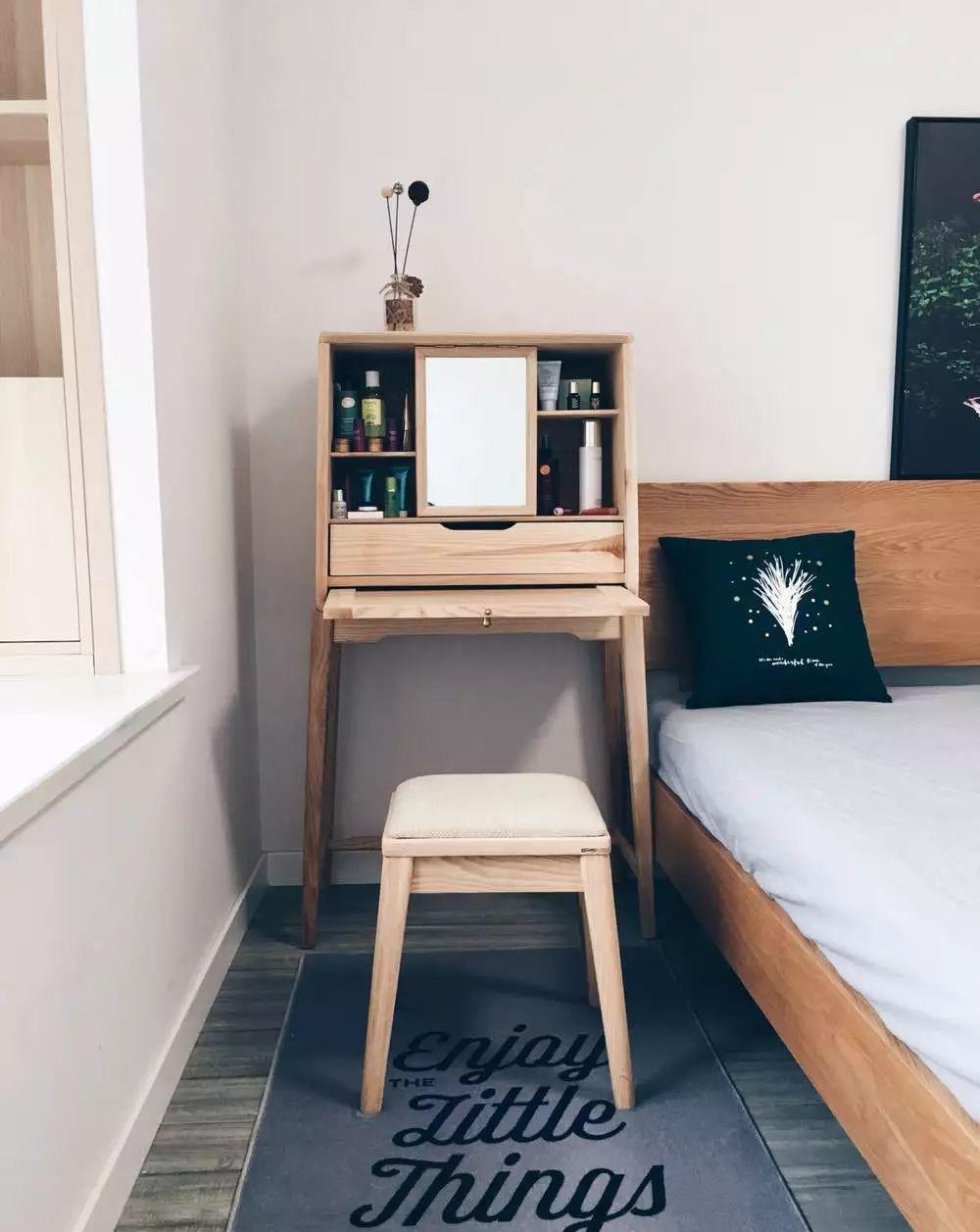 小户型|别看床头柜不起眼,小户型卧室没了它,总感觉少了什么