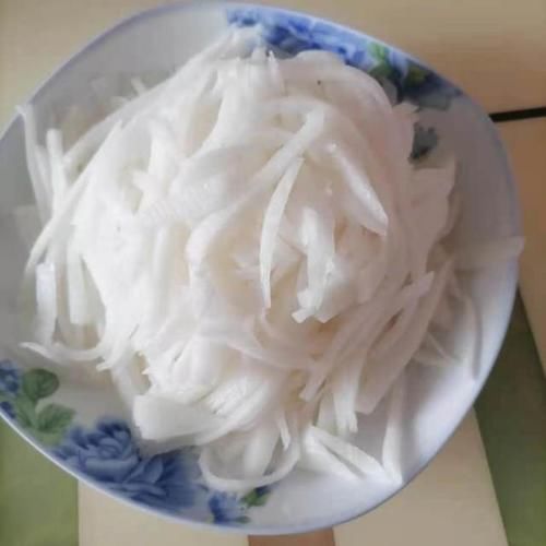 素炒萝卜丝，用简单食材做出好吃的美味