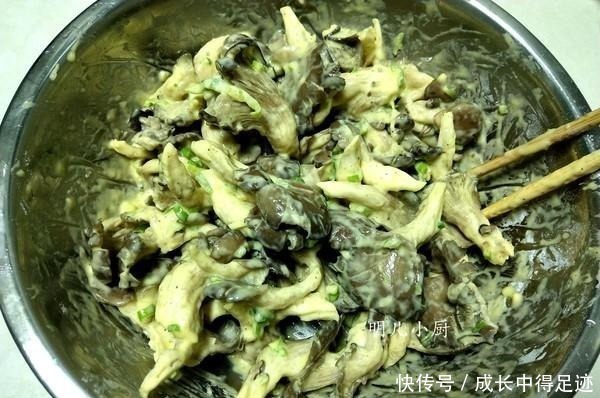 炸蘑菇,不要挂糊直接下锅,多加这一步,色泽金黄,口感香酥脆
