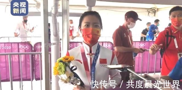 国风|奥运首金杨倩的美甲上热搜，运动服却更惹眼，国风满满太长脸！