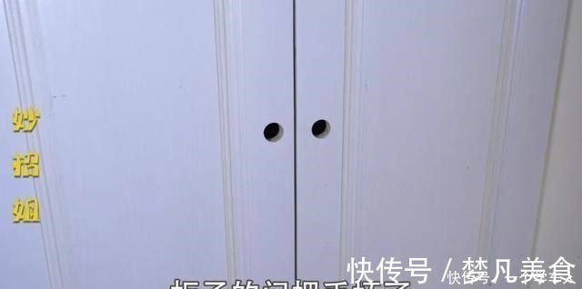 垃圾桶上粘一个挂钩,竟然有这么多用处!家里人都照着做!