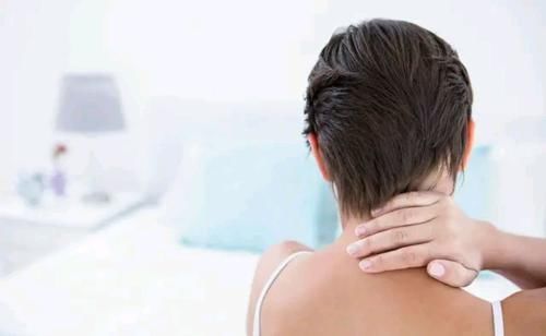 头晕头疼|经常头晕头疼,身体晃动,走路不稳是什么原因?提醒:有4种可能