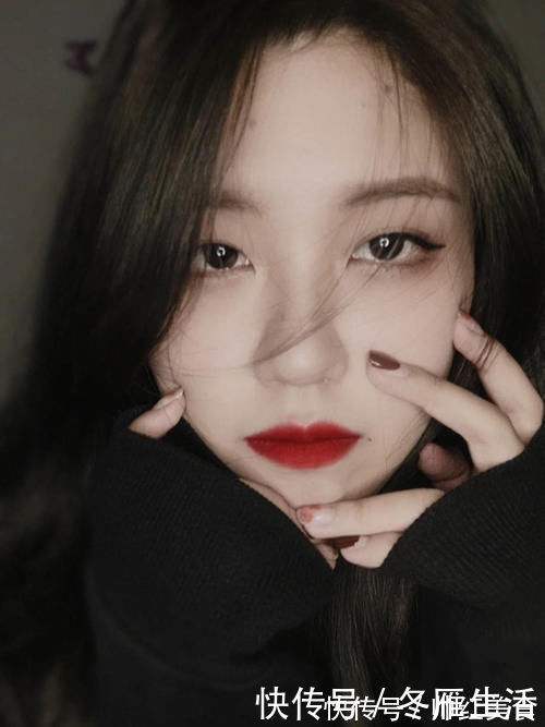 小姐姐 八款女生“必备”的大牌口红,YSL高级显气质,这个色号保证不踩