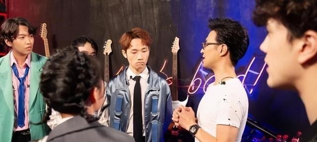 好声音夺冠后再次参赛,第一轮就被淘汰出局,被“打脸”的是谁