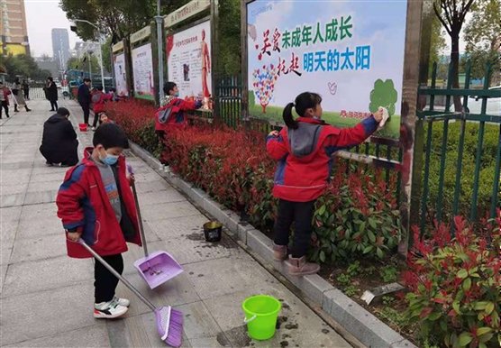 “学习雷锋好榜样 争做新时代好少年”驻马店实验小学开展学雷锋系列活动