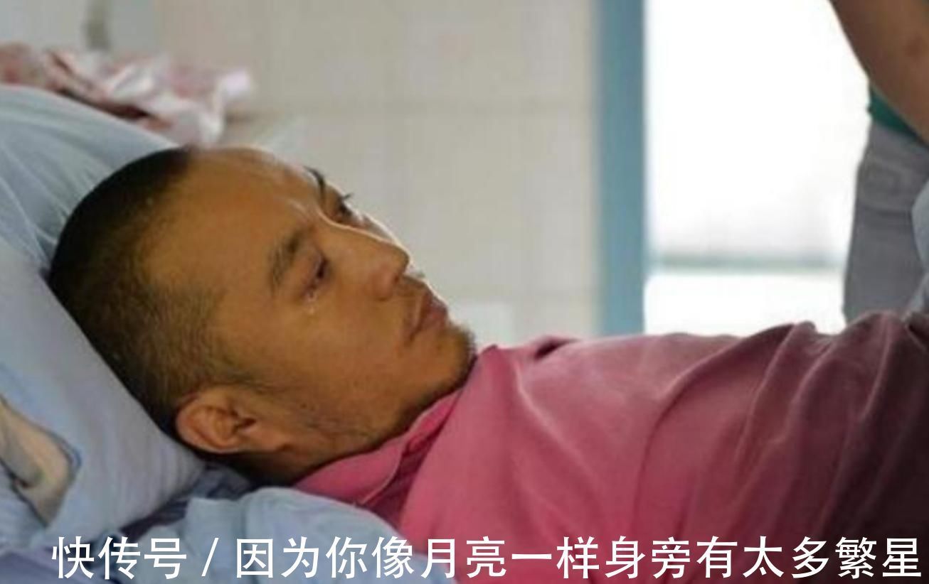 手机|9年前，曾2万“卖肾”买苹果手机，如今的他正在为年轻“买单”