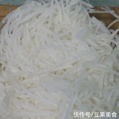 5分钟就能做好的萝卜丝饼（生酮友好）,简单又好吃