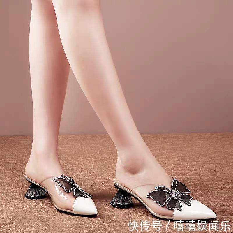 一字扣 这几双拖鞋清凉不闷脚,精致蝴蝶结点缀,很有视觉看点