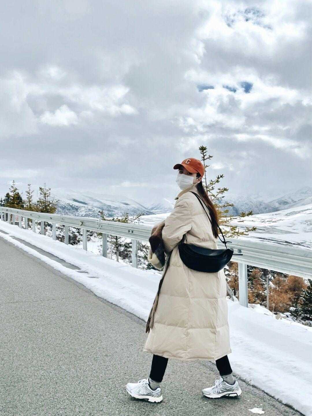 大衣 冬天穿裤子就选黑色牛仔裤,简约百搭不挑人,照着穿就对了