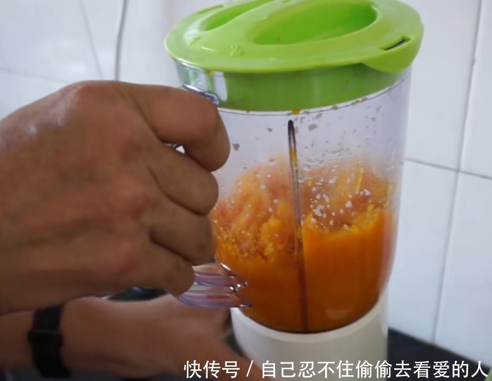 下班晚来不及烧菜，用简单食材做出美味，当菜也能当小吃，好香！