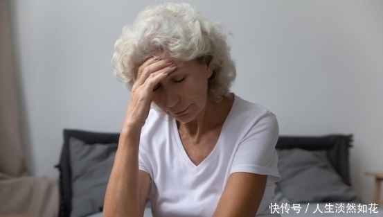 高血脂|“它”比肥肉胆固醇高23倍,很多人爱吃,提醒高血脂家人尽量少吃