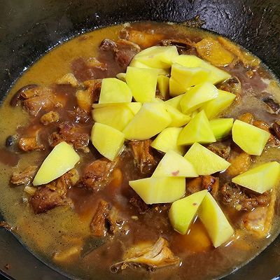 红烧土豆鸡块|红烧土豆鸡块
