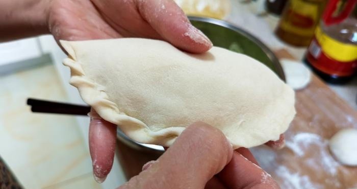 馅饼|此菜一年四季都便宜，秋天要多给孩子吃，钙含量极高，烙馅饼真香